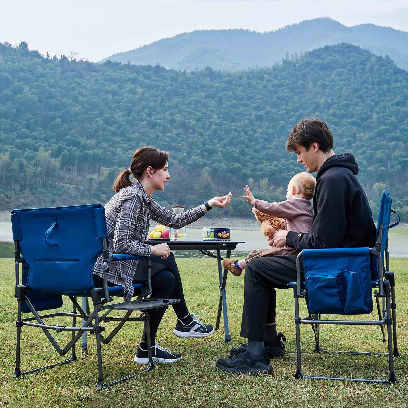 EVER ADVANCED - Compact Camping Directors Chair - Black