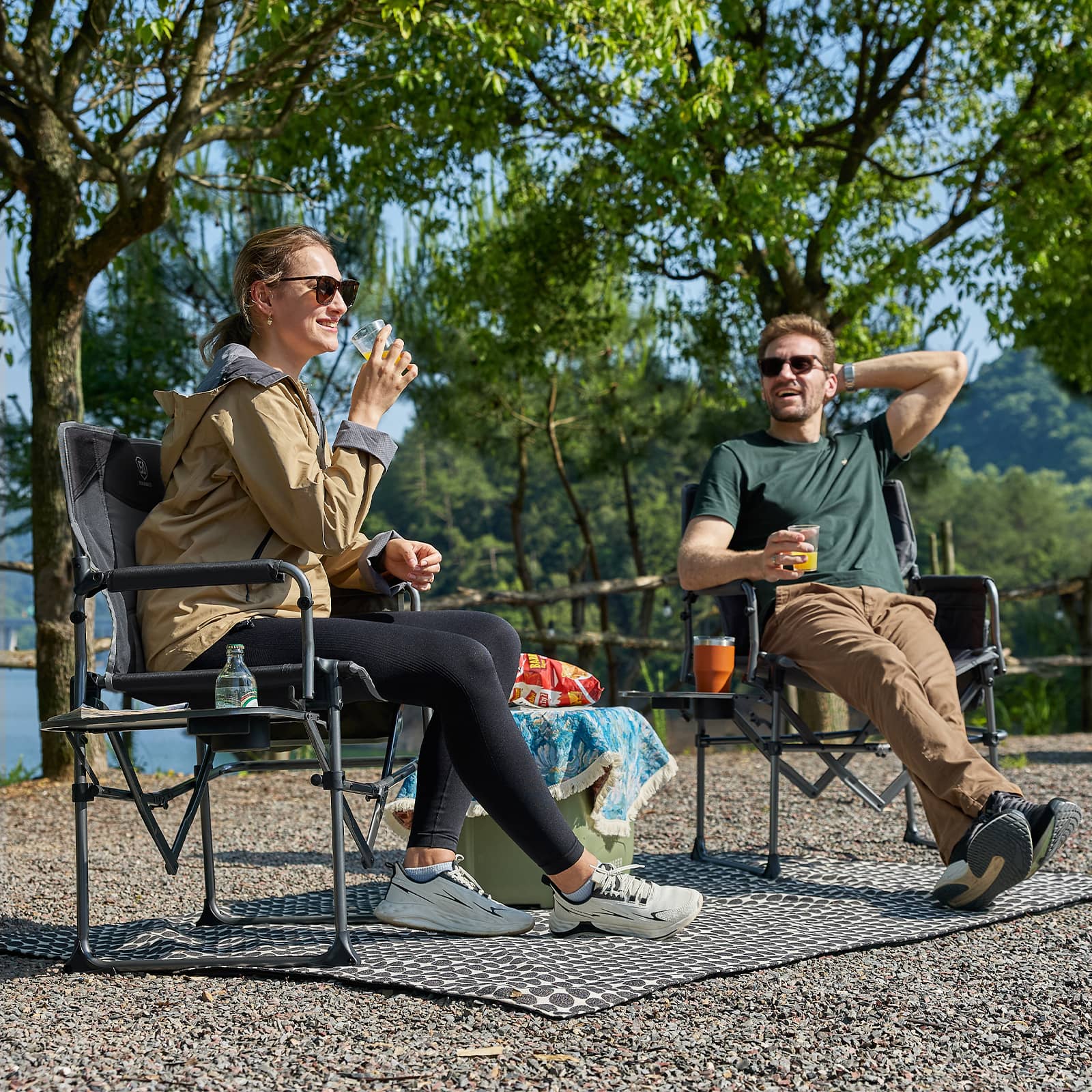EVER ADVANCED - Compact Camping Directors Chair - Gray