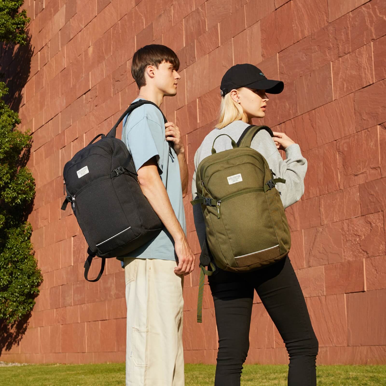 EVER ADVANCED - Travel Laptop Backpack - Black